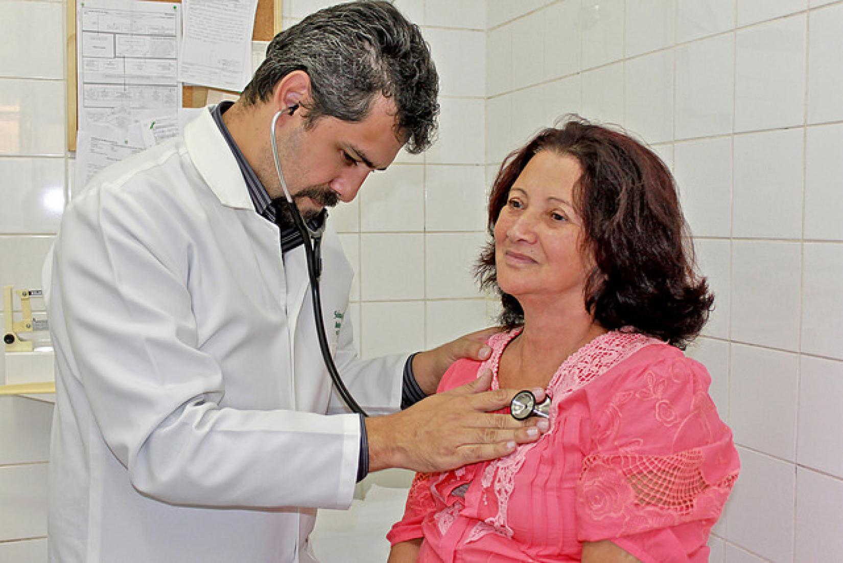 OPAS defende sistemas de saúde baseados numa atenção primária forte. Foto: Flickr/Portal PBH