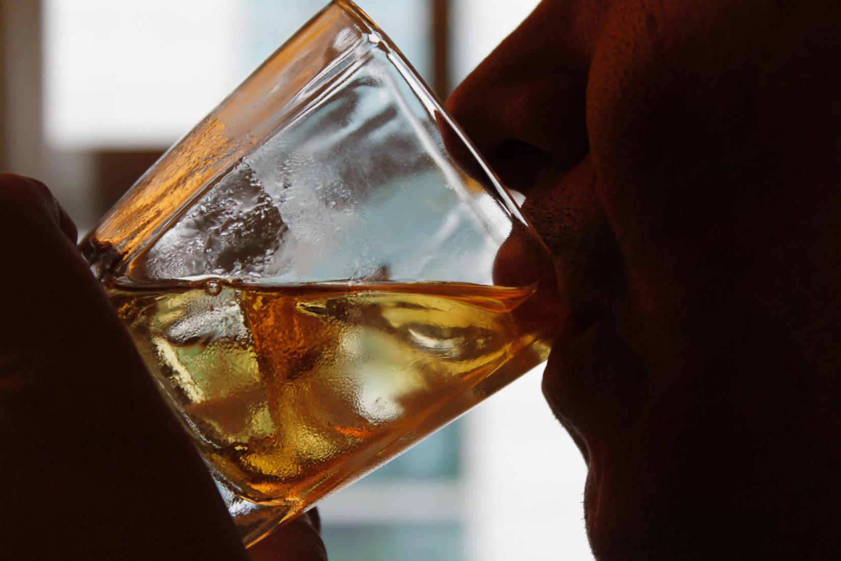 Mais de 3 milhões de pessoas morreram por uso nocivo de álcool em 2016, segundo relatório divulgado pela Organização Mundial da Saúde (OMS). Foto: EBC