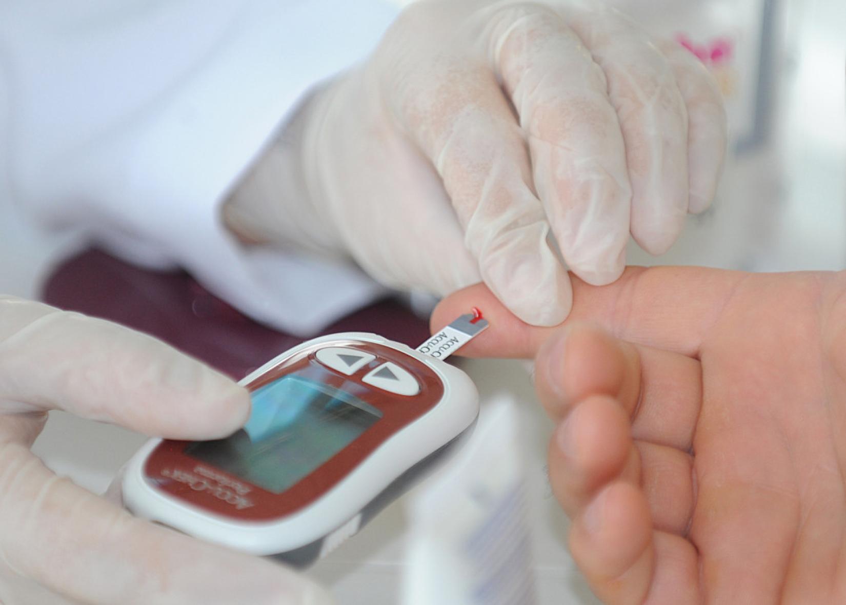 Pessoas com diabetes têm duas vezes mais chances de ter doença grave ou de morrer devido à COVID-19. Foto: EBC
