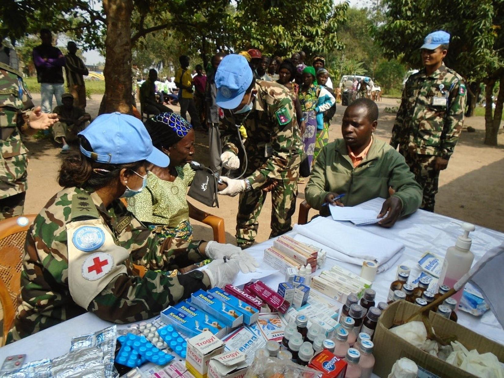 Batalhão nepalês da MONUSCO, a missão da ONU na República Democrática do Congo, organiza campanha médica na cidade de Mataba, comuna de Mulekera, em Beni, província de Kivu do Norte. Foto: MONUSCO/Anne Hermann