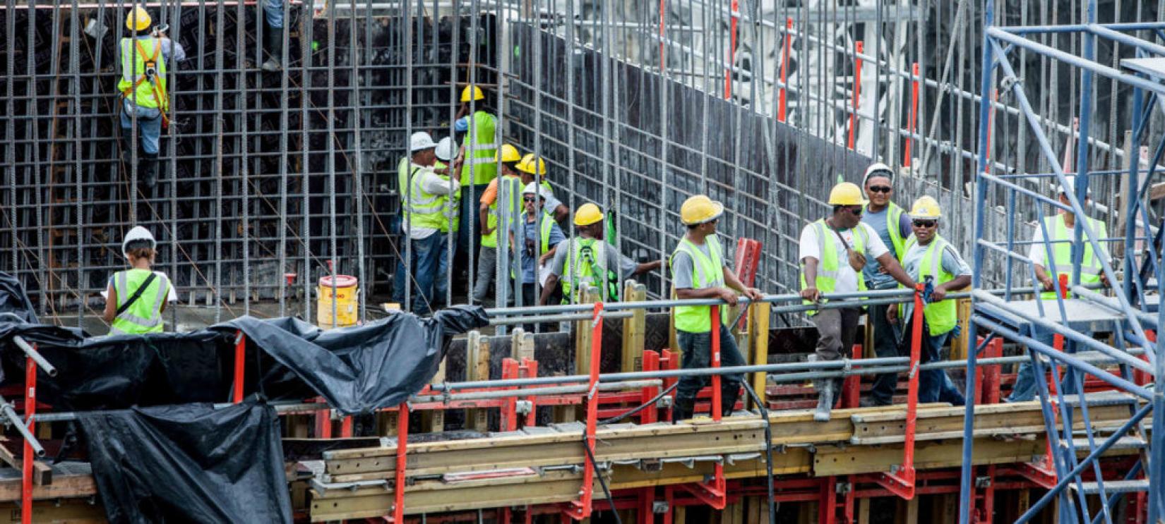 Trabalhadores da construção civil atuam em projeto de expansão do Canal do Panamá. Foto: Banco Mundial