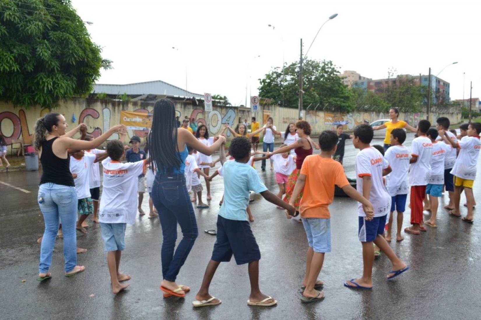 Brincadeiras e Brinquedos Culturais - Brasil Escola