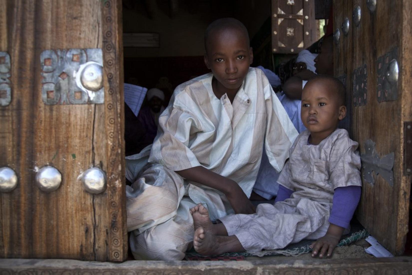 Crianças em mesquita, em Timbuktu, no Mali. Foto: ONU/Marco Dormino