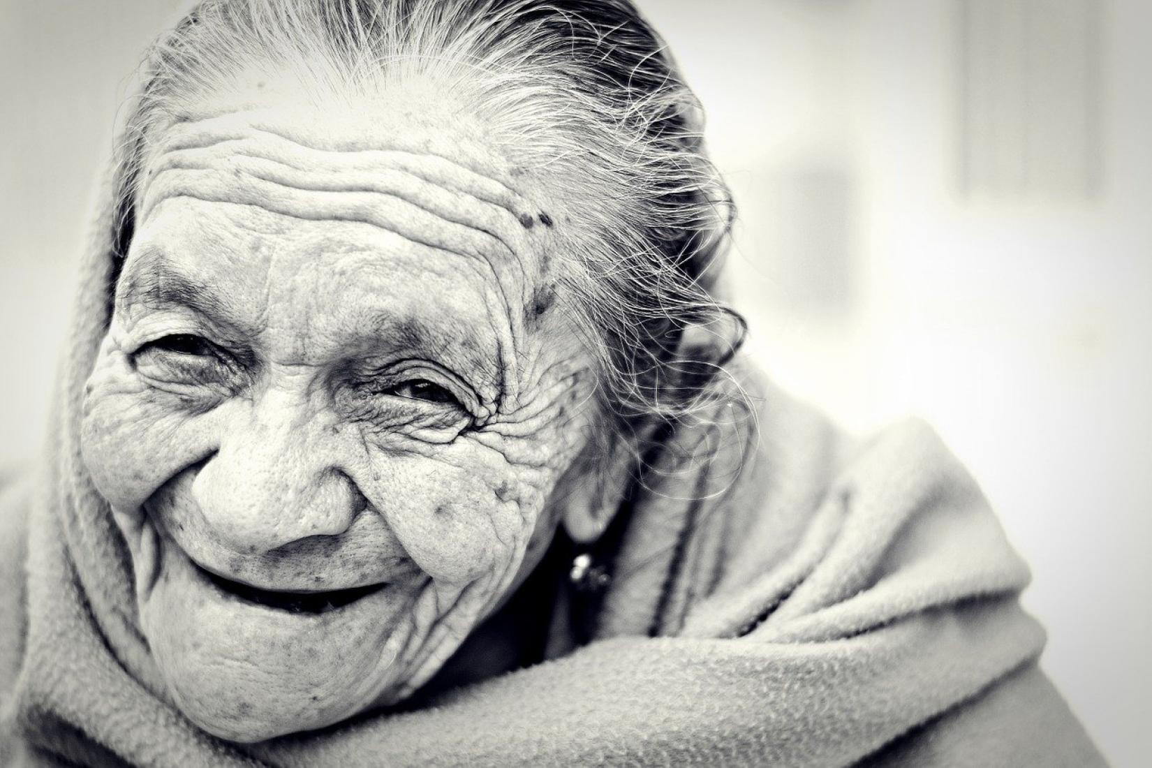 Estudo da OIT recomenda aumento da proteção social, especialmente para idosos. Foto: Pixabay (CC)