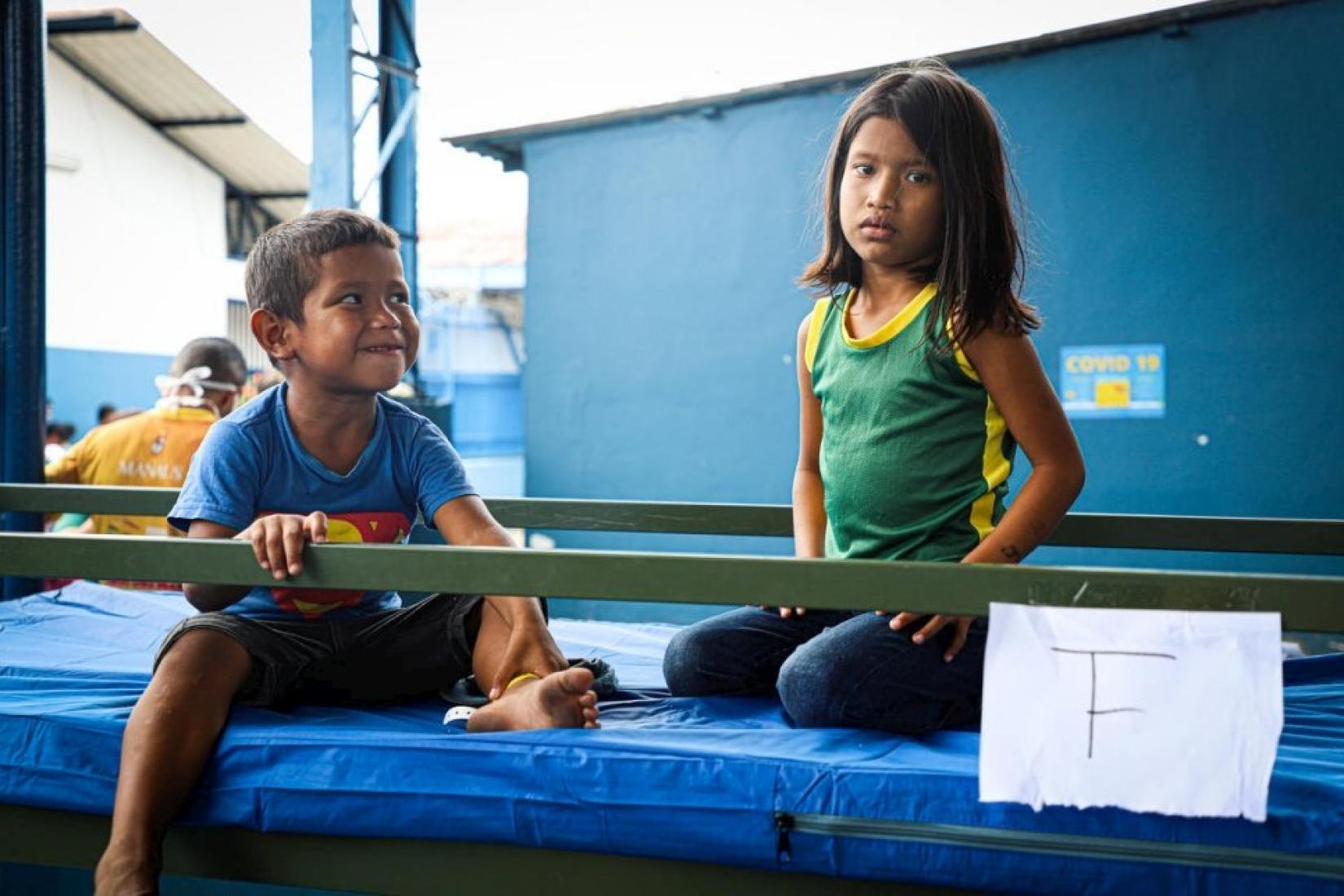 Em meio à pandemia da COVID-19, refugiados e migrantes indígenas venezuelanos Warao foram transferidos para um espaço seguro em Manaus. Foto: ACNUR / Felipe Irnaldo