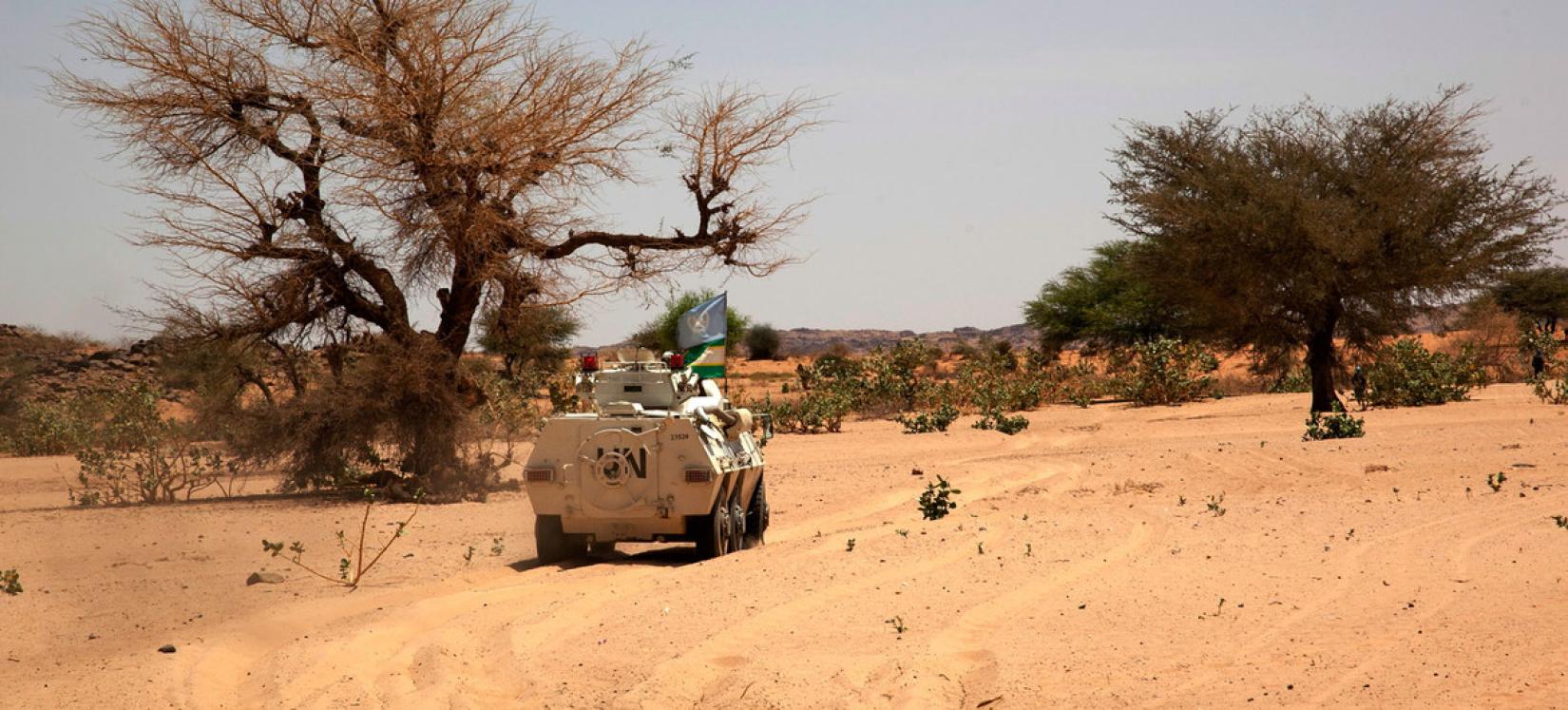 Forças de manutenção da paz da UNAMID no norte de Darfur, Sudão.