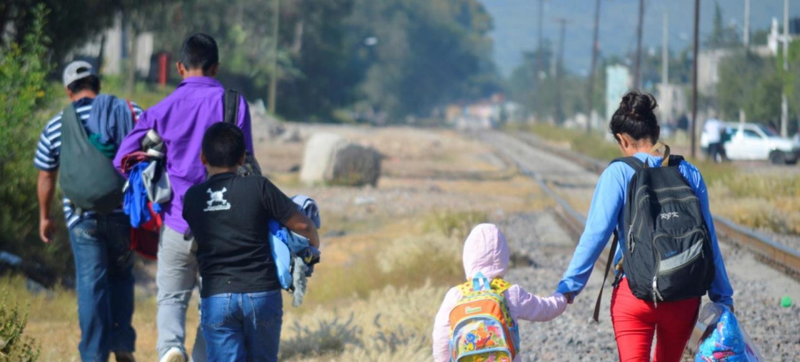 Família migrante no México. Cerca de 11 milhões de mexicanos vivem fora do país.