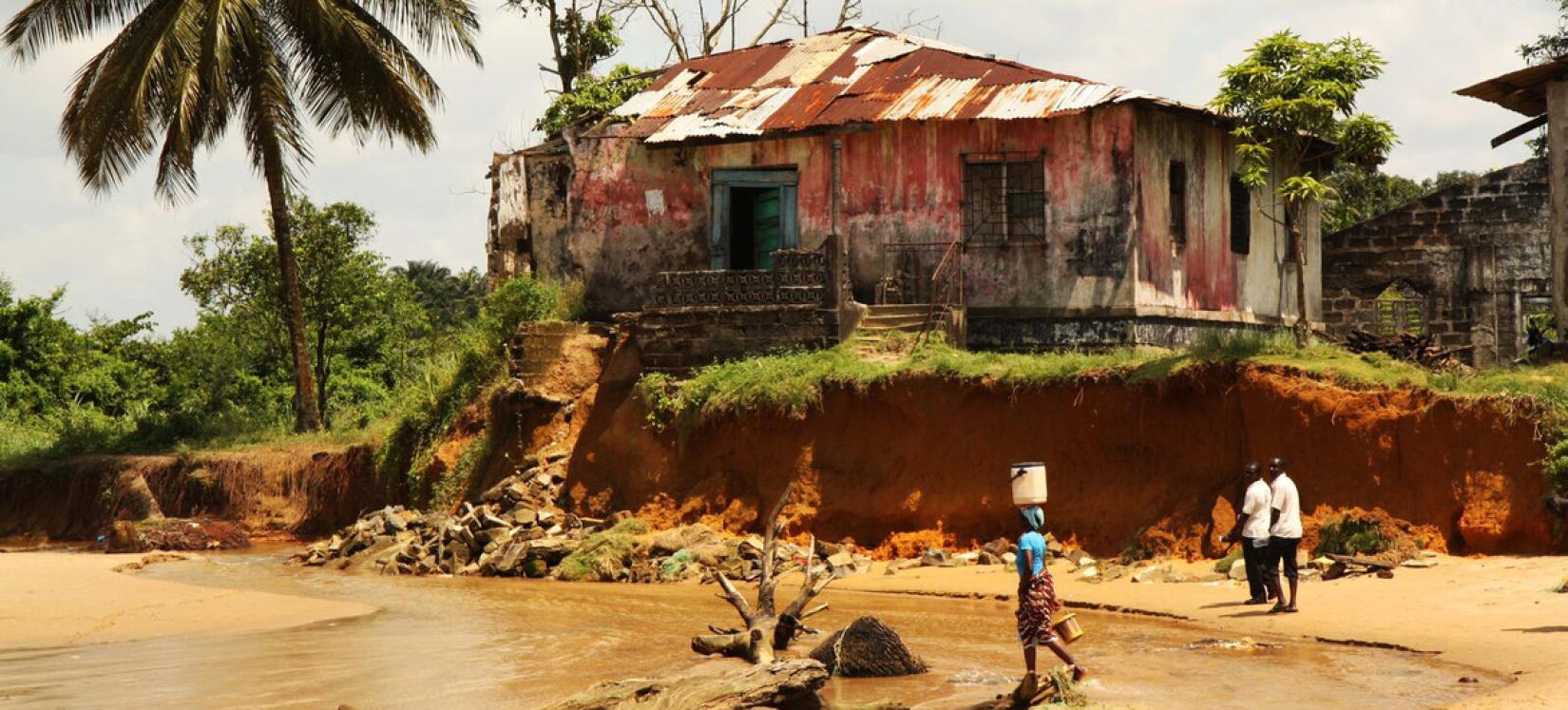 Na Libéria, políticas climáticas estão protegendo as comunidades costeiras vulneráveis.
