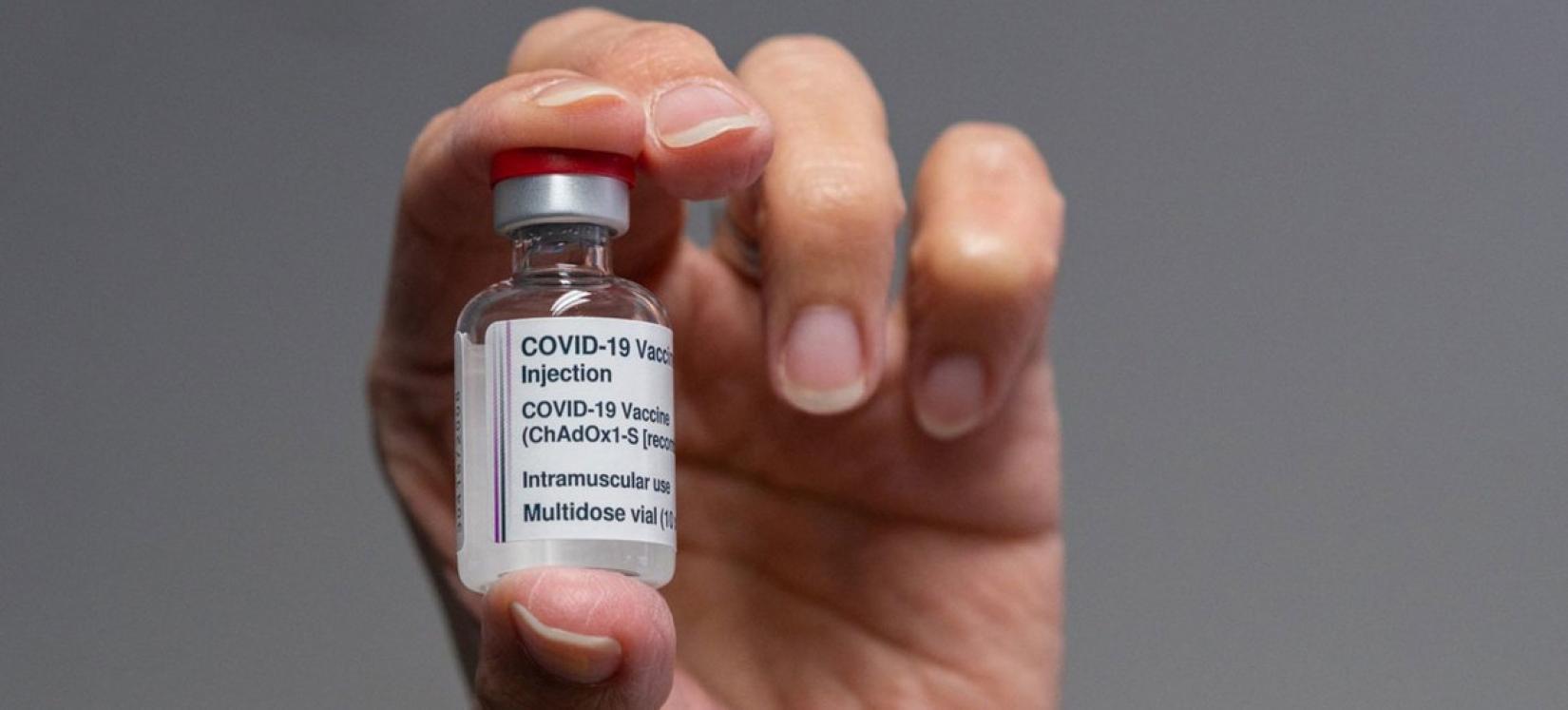 OMS afirma que a vacina AstraZeneca COVID-19 traz mais benefícios que riscos para a saúde.
