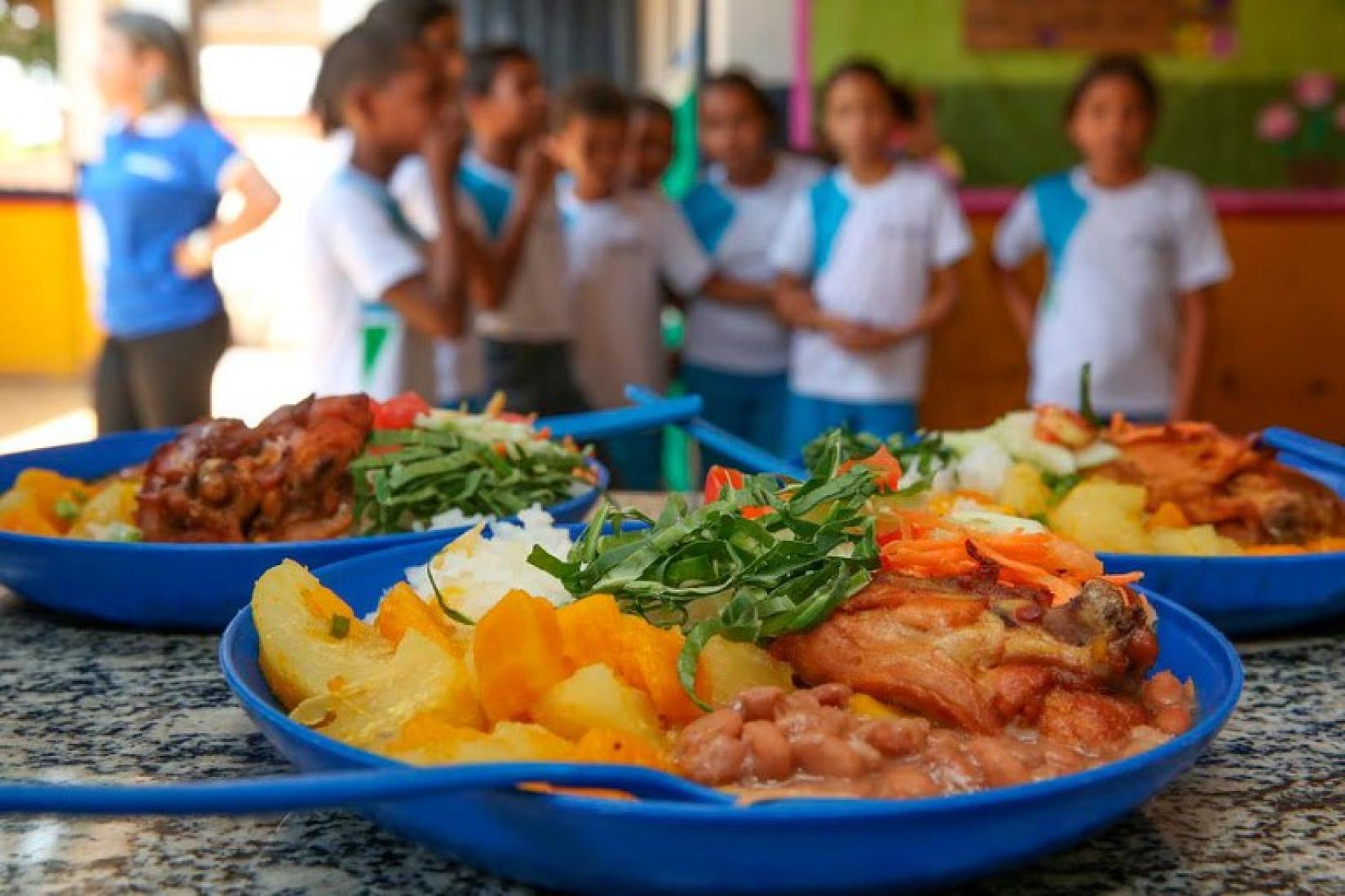 A política de alimentação escolar tem feito grande diferença para reduzir a insegurança alimentar global.