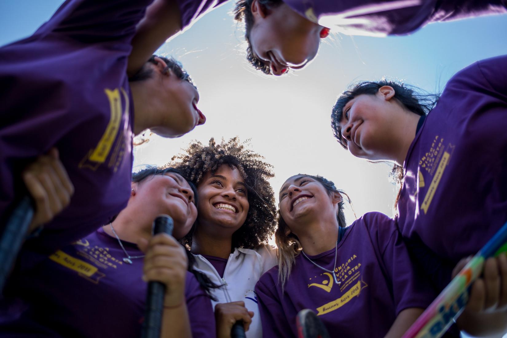 Desde sua implementação, em 2015, o programa UVLO beneficiou mais de duas mil adolescentes em 11 territórios em situação de vulnerabilidade do Rio de Janeiro.