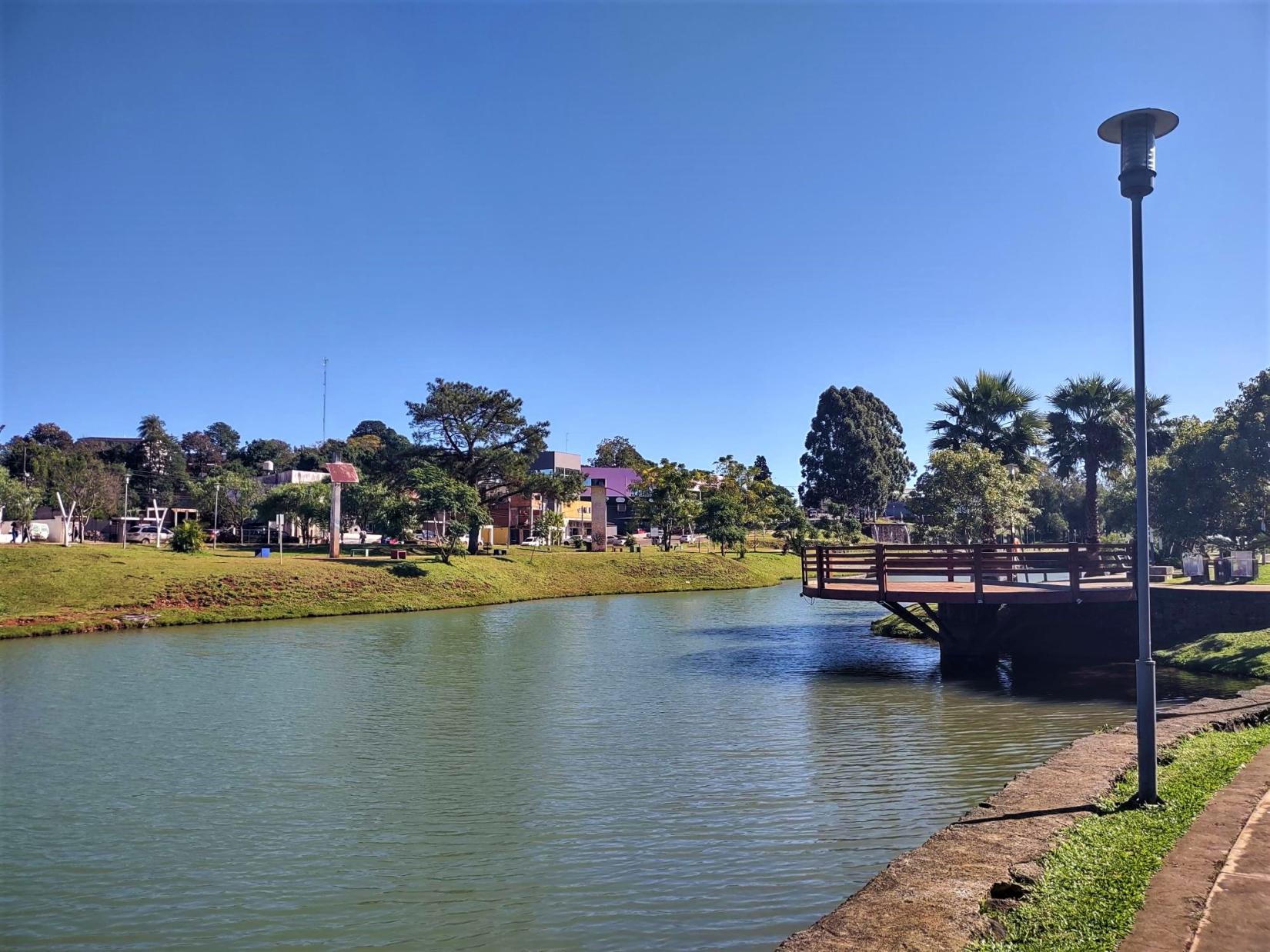 Parque Turístico Ambiental da Integração une as cidades de Bernardo de Irigoyen (Argentina), Barracão e Dionísio Cerqueira (Brasil). Iniciativa é resultado da colaboração entre o Comitê de Desenvolvimento Territorial La Frontera e o Consórcio Intermunicipal da Fronteira (CIF), agora parceiros do ONU-Habitat Brasil no projeto Conexões Urbanas. 