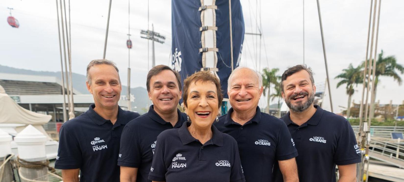 A família Schurmann, conhecida por uma vida dedicada a cruzar os oceanos em expedições pelo mundo, está navegando desde agosto de 2021 em um projeto que conta com parceria do PNUMA, o Vozes do Oceano. 