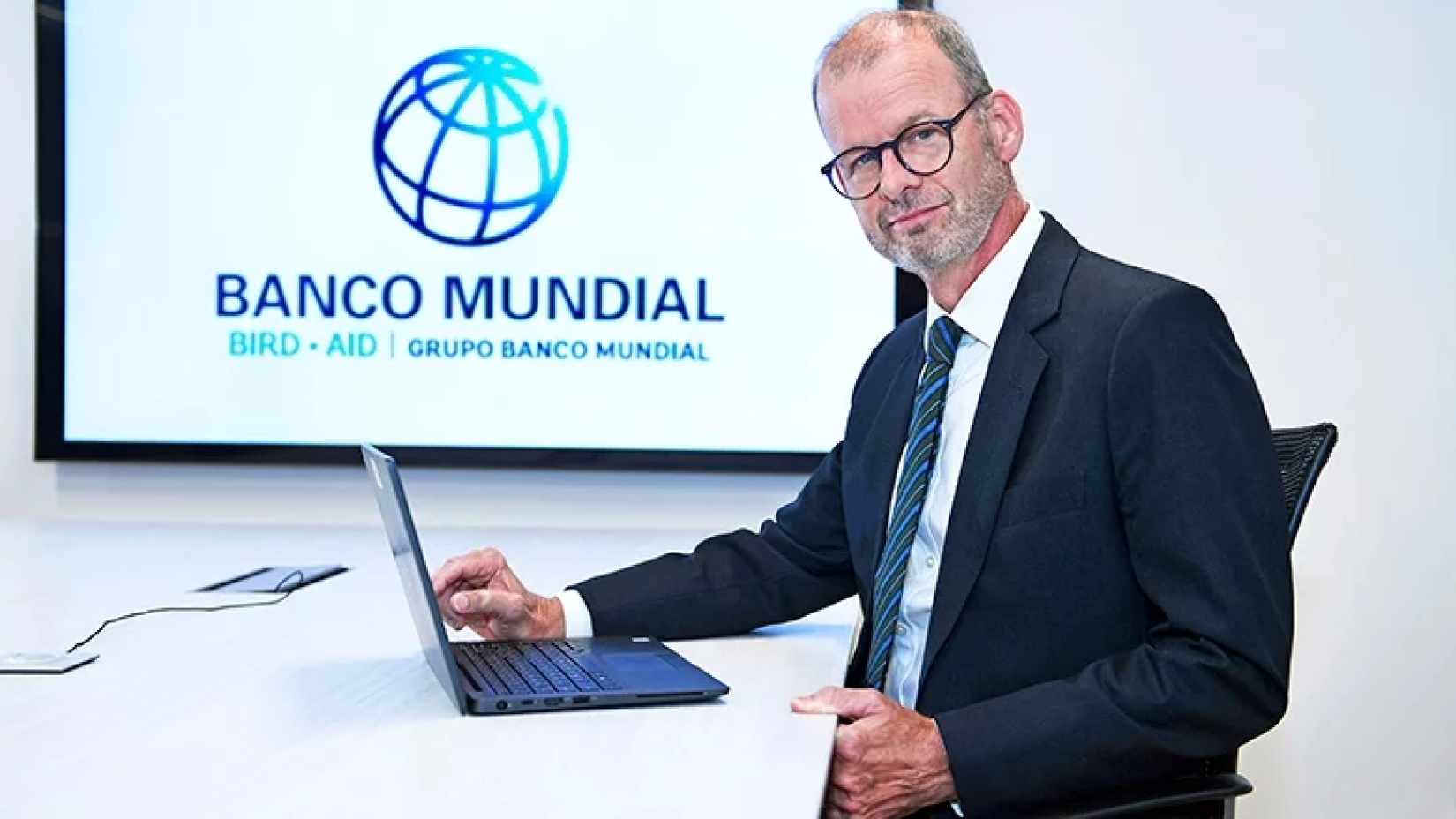 Um dos objetivos de Johannes Zutt é projetar e implementar o programa de trabalho do Banco Mundial no país para apoiar os esforços locais na redução da pobreza e no aumento da prosperidade.