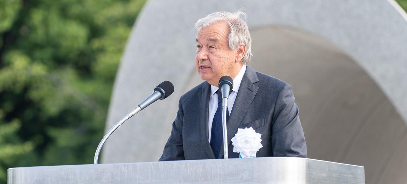 O secretário-geral, António Guterres, participa de cerimônia no Memorial da Paz em Hiroshima.