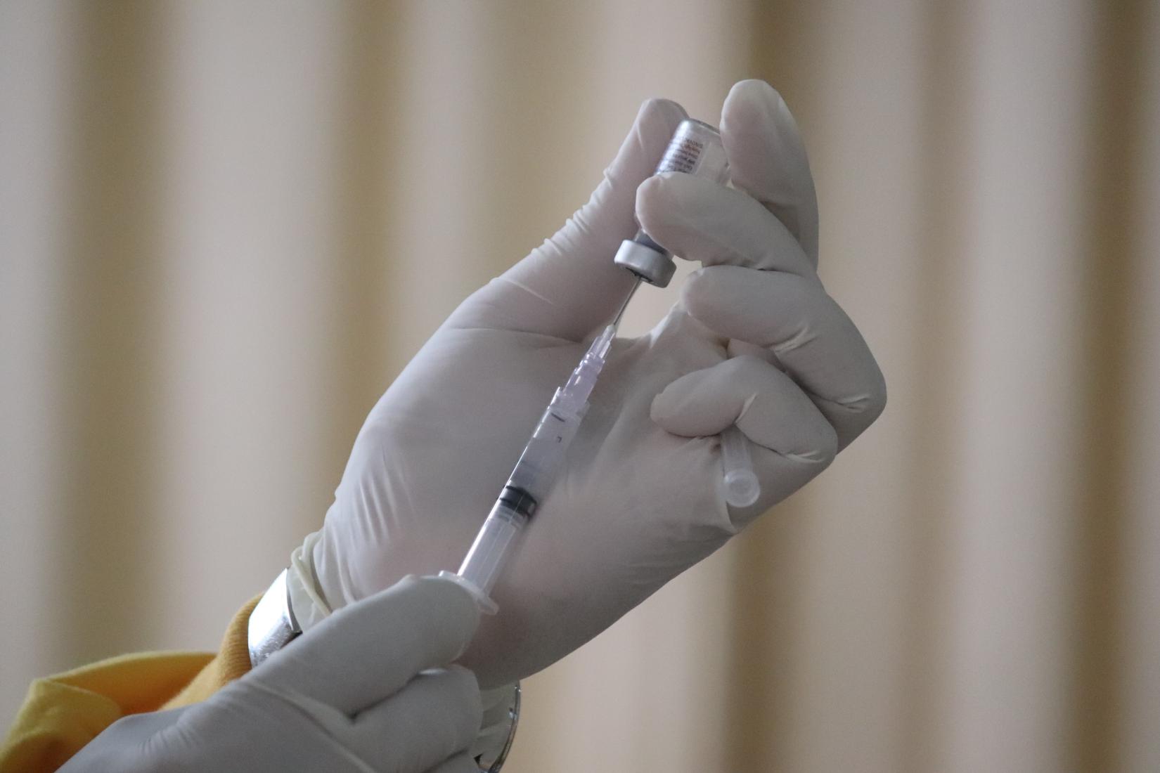 Países aprovam resolução para apoiar acesso equitativo à vacina contra varíola dos macacos nas Américas.