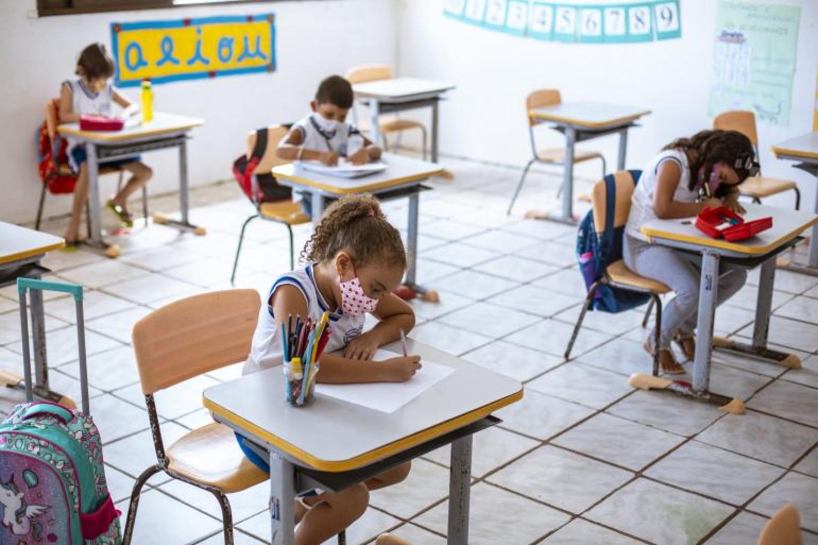 Insegurança alimentar, aumento da mortalidade materna e queda nas matrículas na Educação Infantil impactam a Primeira Infância, alerta pesquisa.