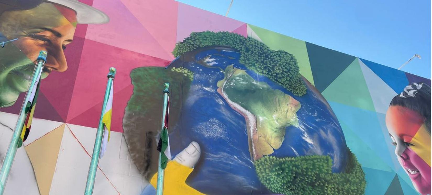 Mural do brasileiro Kobra deverá ser finalizado nesta sexta-feira.
