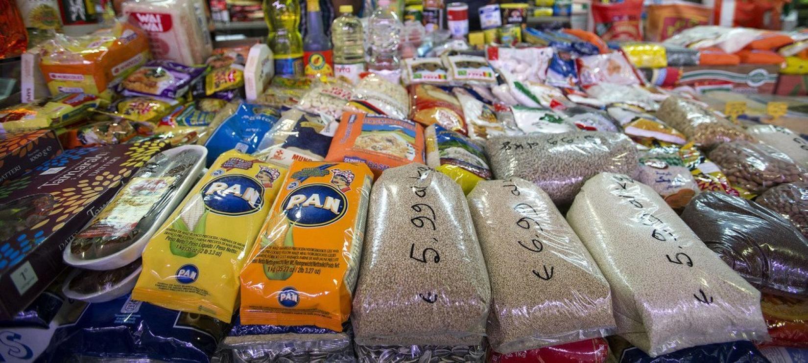 Alta nos preços dos alimentos vem impulsionando a inflação global.