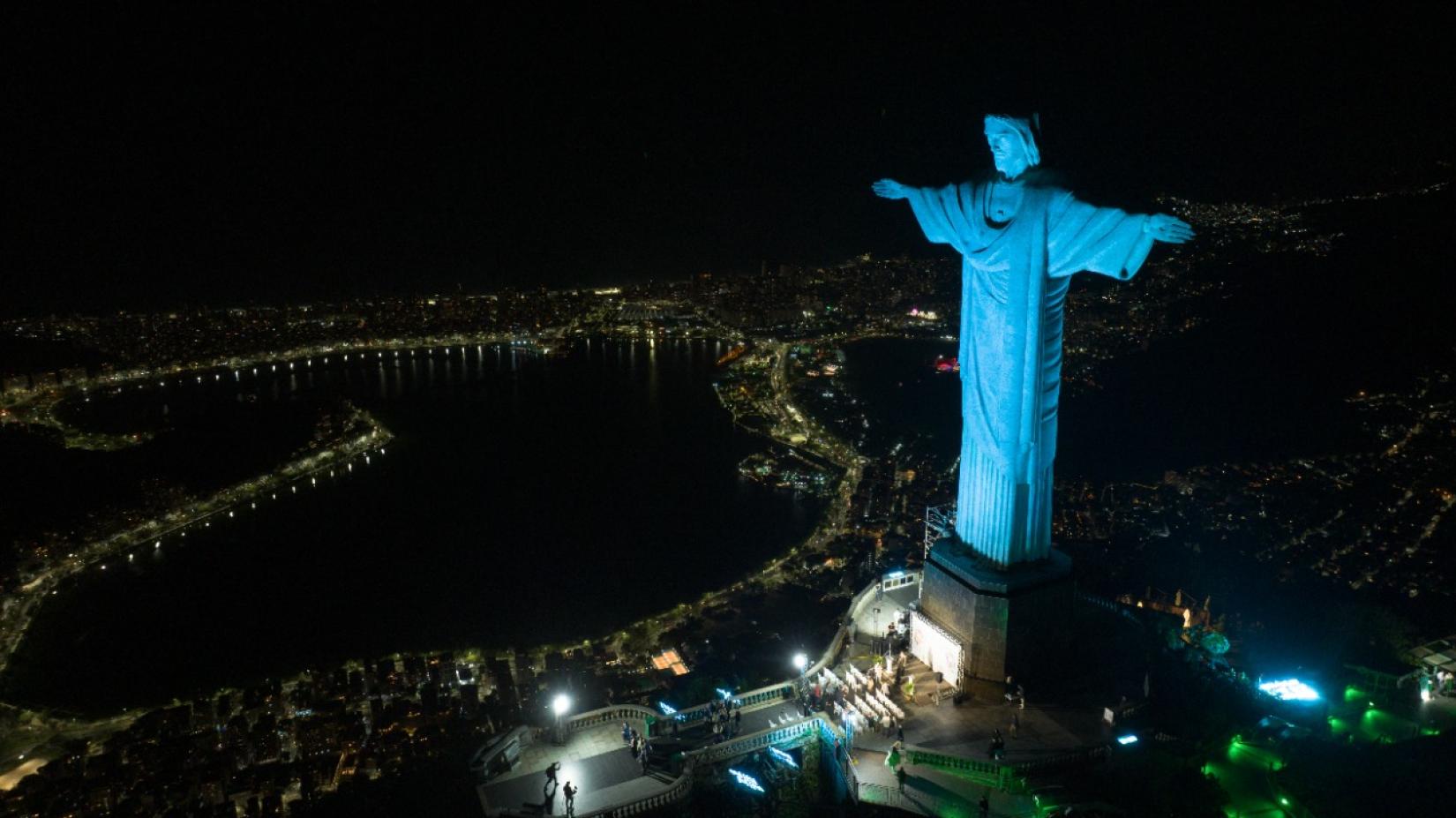 Ação iluminou o Cristo Redentor, Arcos da Lapa, Estácio de Sá e Castelo Fiocruz para dar visibilidade à insegurança alimentar.