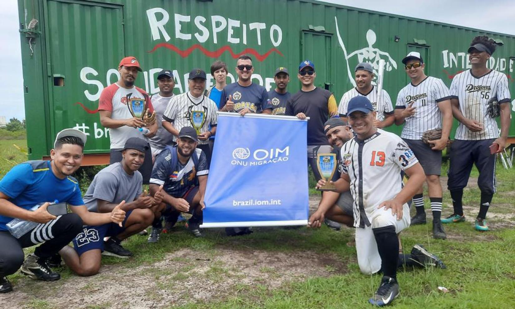 Torneio de Softbol promove integração entre comunidade local e venezuelanos em Santa Catarina