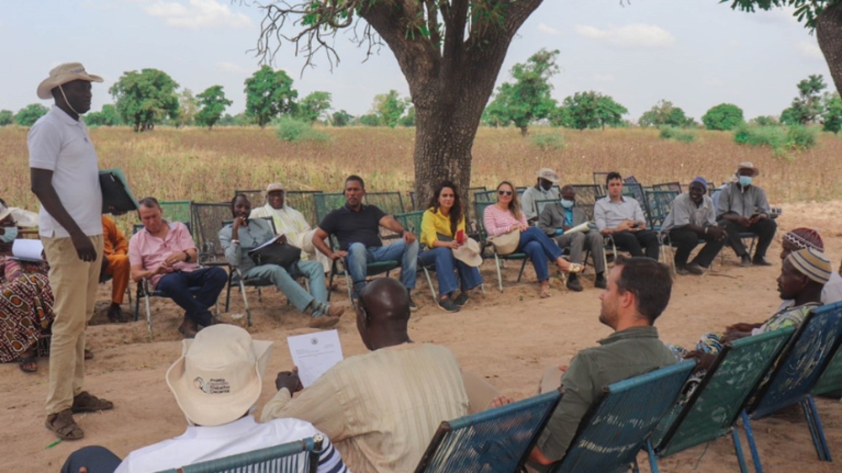 Visita a campo para conhecer experiências de inspeção do trabalho em Fana, Mali.
