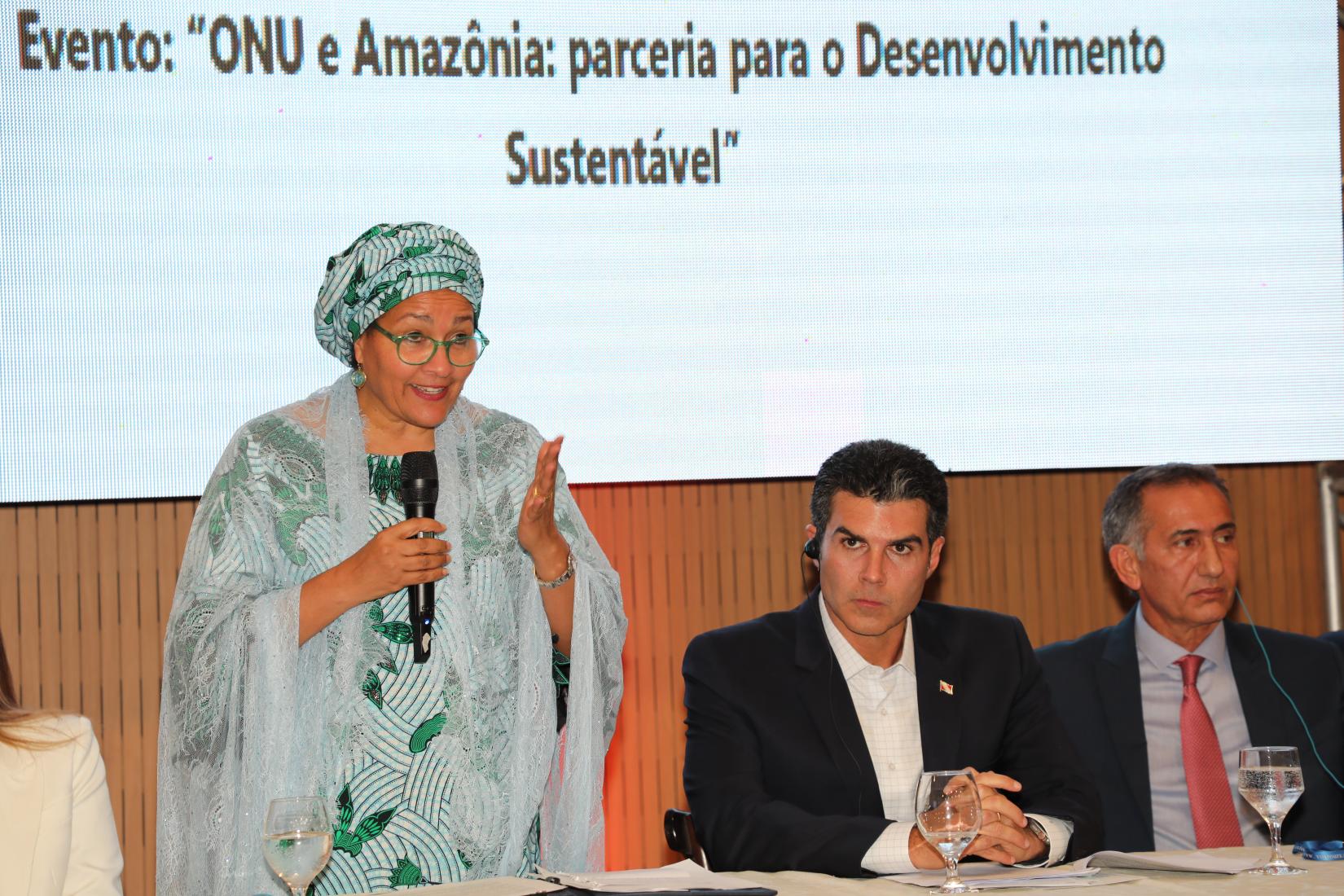 Vice-secretária-geral da ONU, Amina J. Mohammed, participou da cerimônia de lançamento do Fundo Brasil-ONU para o Desenvolvimento Sustentável da Amazônia, realizada em Santarém, no Pará, no dia 3 de agosto de 2023. O evento reuniu governadores de cinco estados amazônicos, o ministro do Desenvolvimento Regional, Waldez Góes, além de representantes de agências especializadas, fundos e programas das Nações Unidas.