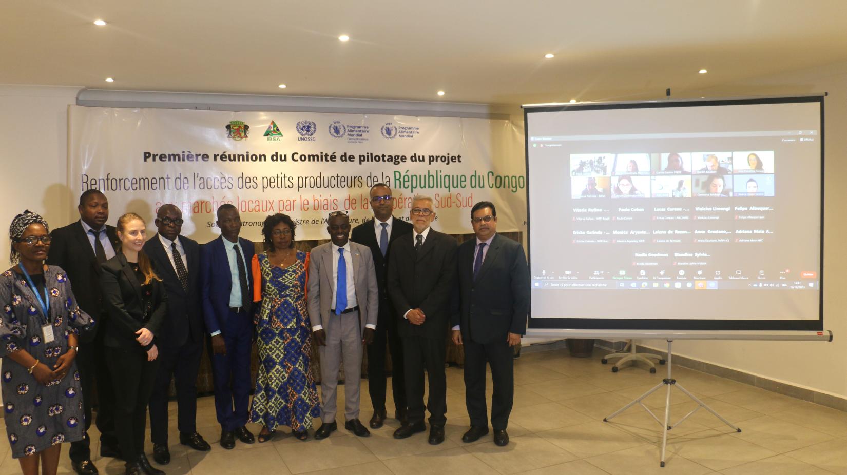 Participantes da sessão inaugural do Comitê Gestor do projeto "Fortalecendo o acesso de agricultores familiares na República do Congo aos mercados locais por meio da Cooperação Sul-Sul". 