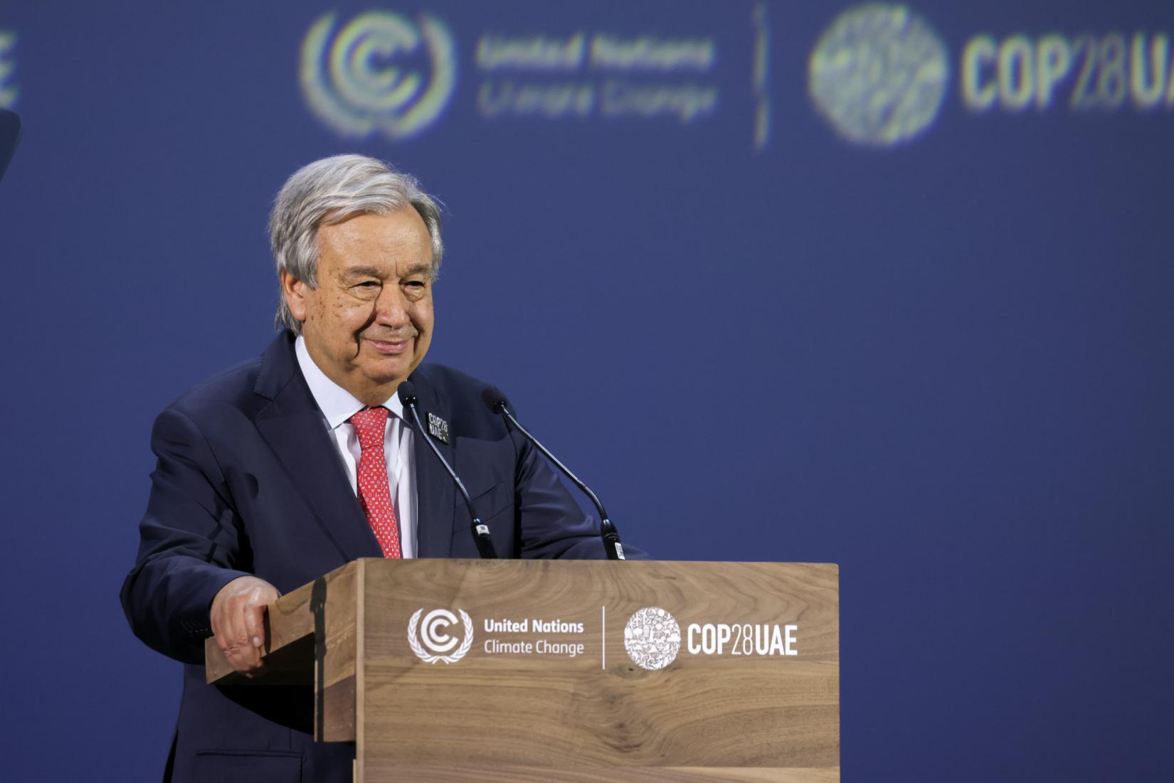 O secretário-geral das Nações Unidas, António Guterres, fala durante a sessão de abertura da Cúpula Mundial de #AçãoClimática durante a COP28, a Conferência das Nações Unidas sobre Mudança Climática, na Expo City Dubai em 1º de dezembro de 2023, em Dubai, Emirados Árabes Unidos.