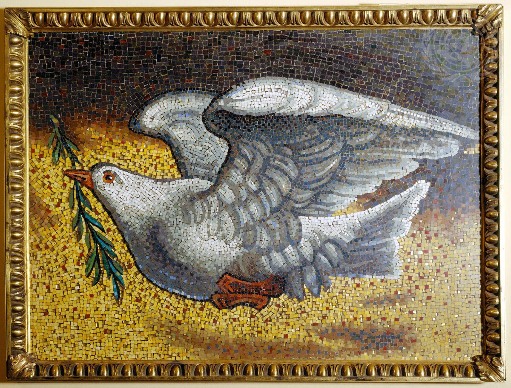 Em sua visita oficial às Nações Unidas em 1979, o Papa João Paulo II presenteou as Nações Unidas com um mosaico da "Pomba da Paz", uma reprodução de um mosaico do século 12. 