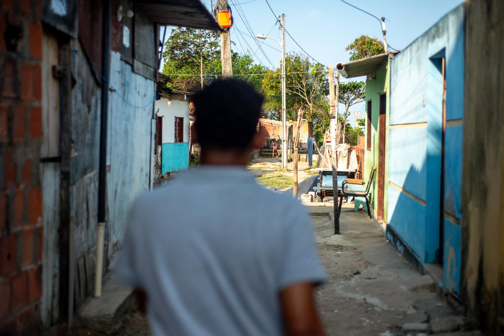 . "O que falta é o conhecimento e a oportunidade. Tem muito jovem que não sabe o que é direito à cidade, não consegue pensar no futuro". 