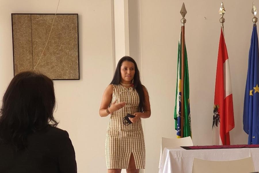 Keyla Pataxó, integrante da assessoria jurídica da APIB – Articulação dos Povos Indígenas do Brasil, representou as mulheres indígenas no evento.