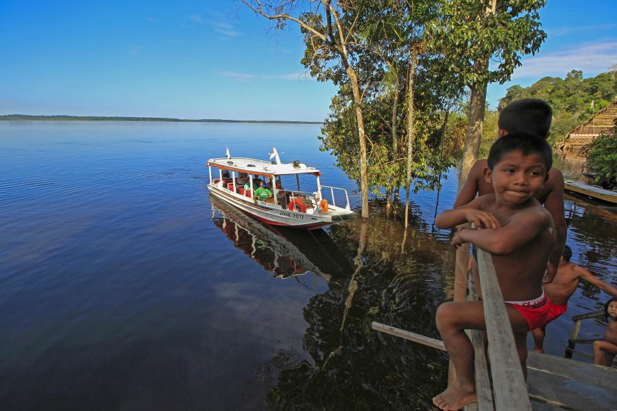 Núcleo indígena em Manaus, capital do estado que tem o maior estoque de carbono em florestas que qualquer ente subnacional no mundo