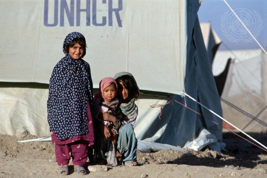 Refugiados no campo de Chaman, na fronteira com o Paquistão