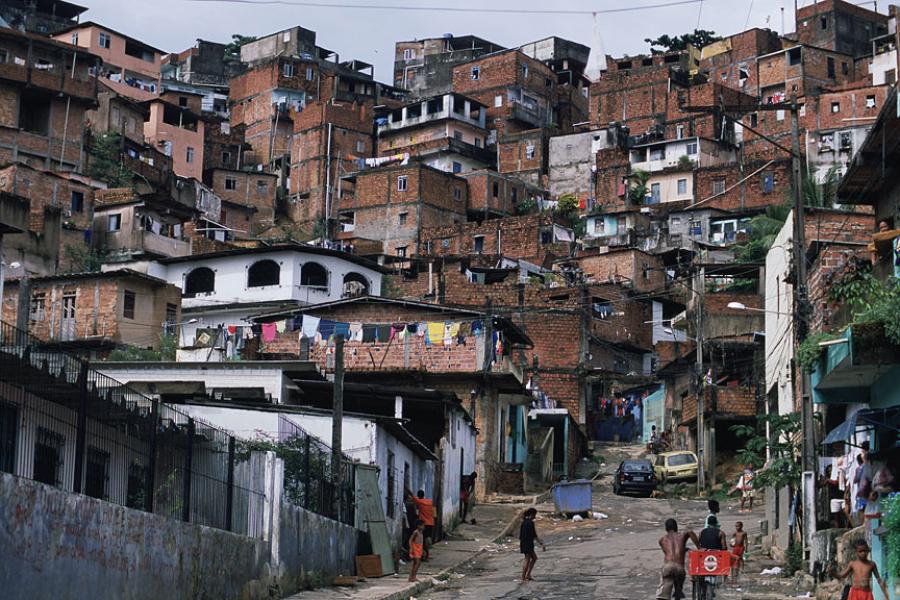 Favela na periferia de Salvador, Bahia