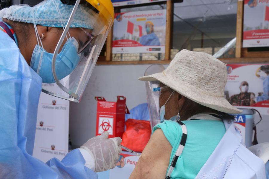 Vacinação no Peru