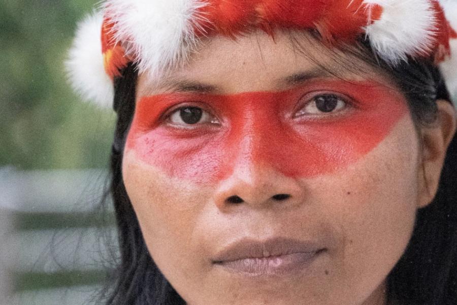 Como as suas vidas costumam estar intimamente ligadas à terra, as comunidades indígenas estão entre as primeiras a enfrentar as consequências das mudanças climáticas Foto: © PNUMA 