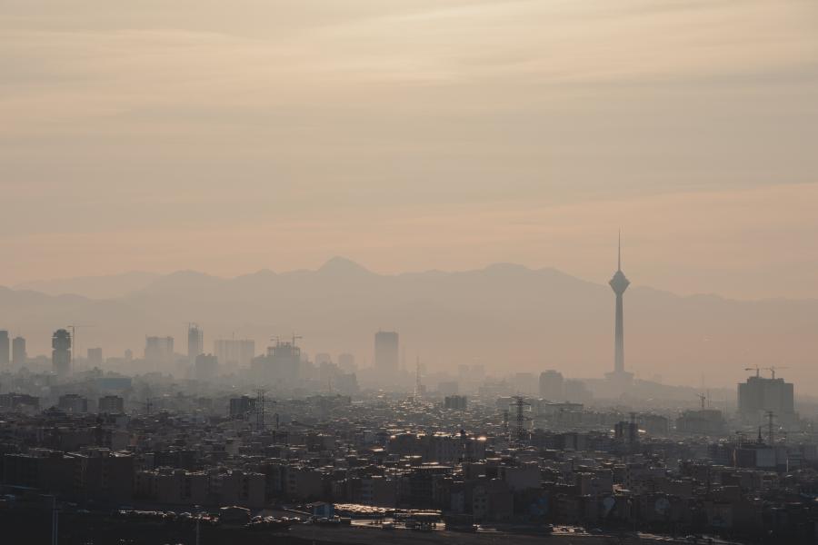 vista da cidade de teerã, no irã, com um névoa de poluição
