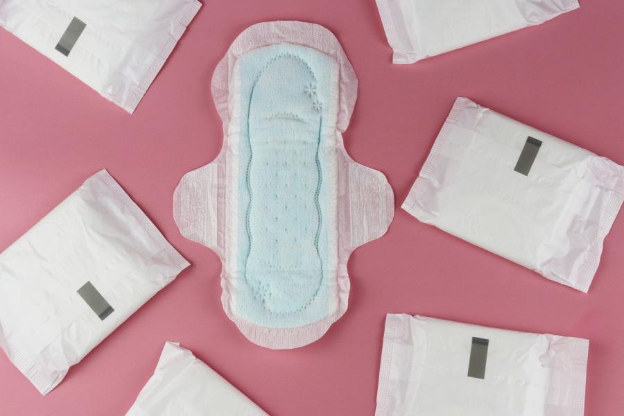 CNJ on X: Toda pessoa que menstrua tem direito à dignidade menstrual, isto  é, acesso à higiene. A Lei 14.214/2021 garante a oferta gratuita de  absorventes higiênicos femininos e outros cuidados básicos