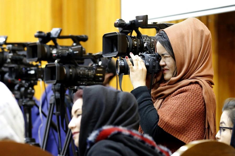 Jornalistas em um evento em Cabul para marcar o Dia Nacional do Jornalista Afegão (março de 2019)