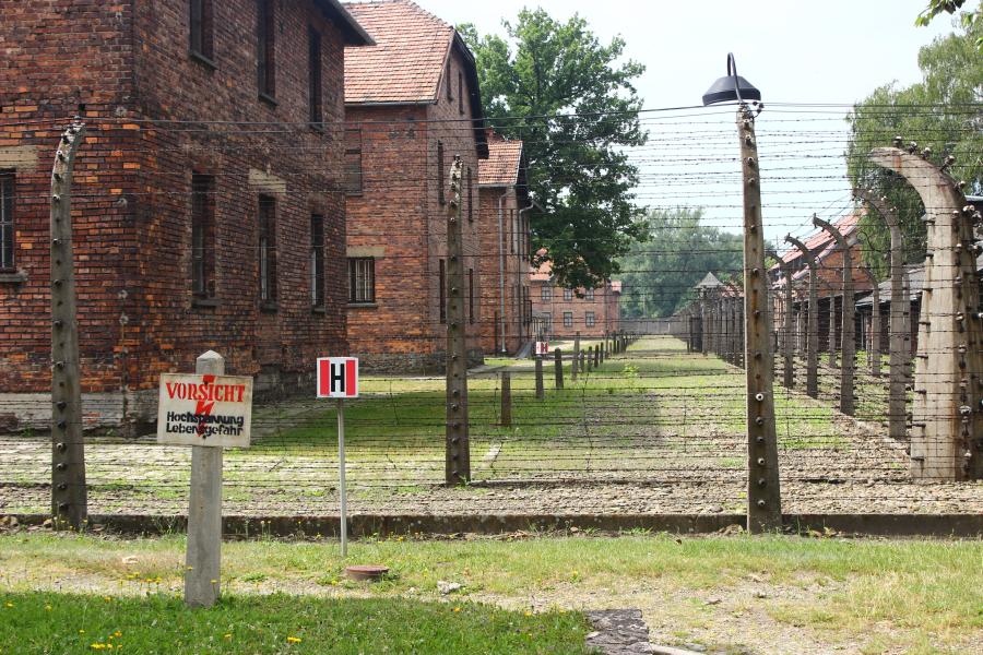 o campo de concentração de Auschwitz 