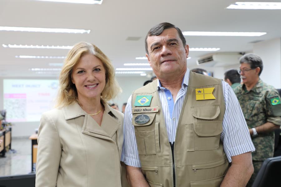 A coordenadora residente da ONU, Silvia Rucks, e o ministro da Defesa, General Paulo Sérgio Nogueira de Oliveira, visitam o centro de treinamento do Exercício Viking 2022 em Brasília