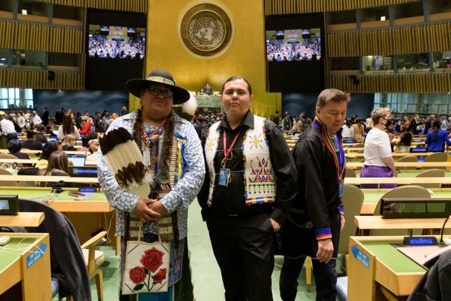 Uma visão do Salão da Assembleia Geral da ONU antes da abertura do Fórum Permanente sobre Questões Indígenas