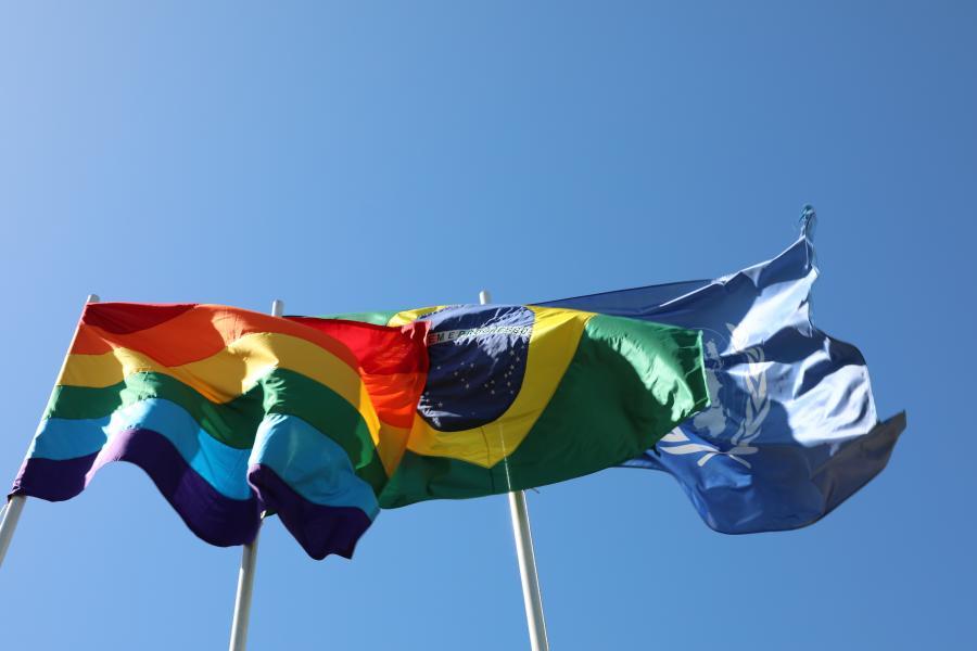 Bandeiras marcam Dia Internacional de Combate a Homofobia, Lesbofobia, Bifobia, Intersexofobia e Transfobia (IDAHOBIT, na sigla em inglês). Casa da ONU, Brasília.
