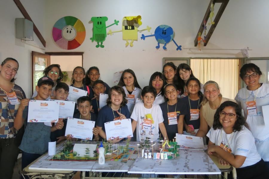 Oficinas do ONU-Habitat realizadas em escolas de Barracão (PR) e Bernardo de Irigoyen (Argentina) instigaram estudantes a imaginar espaços públicos que promovam a integração da população. 